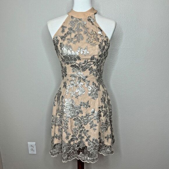 DRESS THE POPULATION Abbie Halter Dress SM Silver Sequin Lace Cocktail New Years - Picture 1 of 11